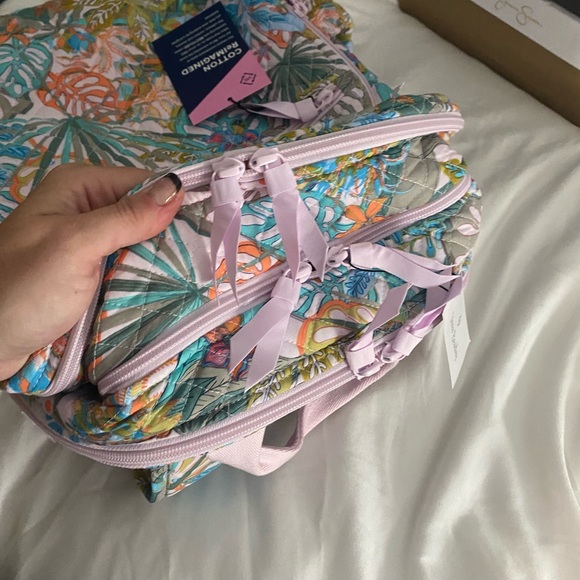 *SOLD* NWT Vera Bradley backpack - Picture 3 of 11